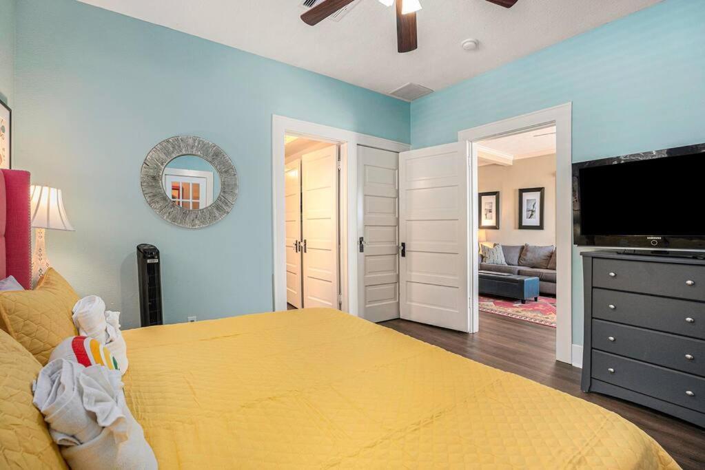 Beachy Bungalow! 2Bd, King Bed Galveston Exterior photo