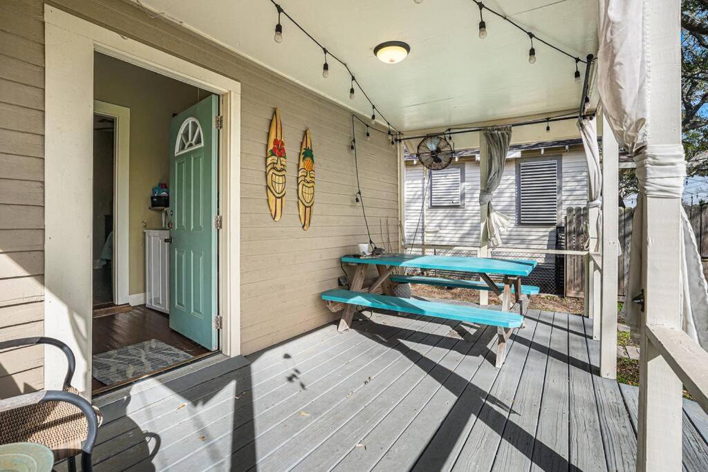 Beachy Bungalow! 2Bd, King Bed Galveston Exterior photo